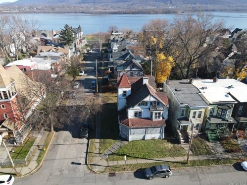 52 Liberty St, Newburgh NY  12550-4911 exterior