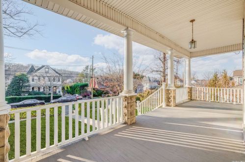 103 Kellogg St, Muttontown, NY 11771-3518