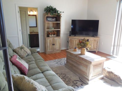 1028 Derbyshire Dr, Kissimmee FL 34758-3120 exterior