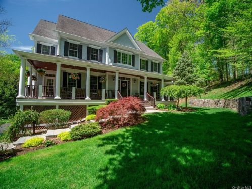2020 Beekman Ct, Yorktown Hgts, NY 10598-6260