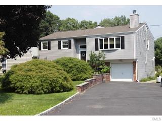 4 Sussex Pl, Stamford, CT 06905-2931
