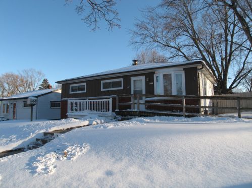 4725 Wilbur Ave, Milwaukee, WI 53220-2161