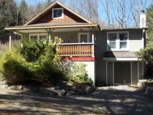 3117 Old Canadensis Hill Rd, Cresco, PA 18326-7008