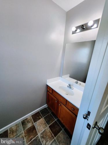 525 Center St, Laurel DE  19956-1331 exterior