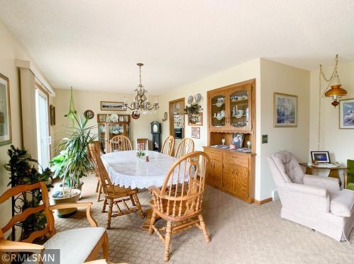 910 10th St, Gaylord MN  55334-2099 exterior