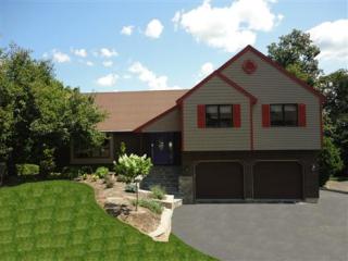 22 Peach Orchard Hl, Plainville, CT 06062-1541