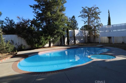 12340 Roadrunner Ln, Victorville, CA 92392-7462