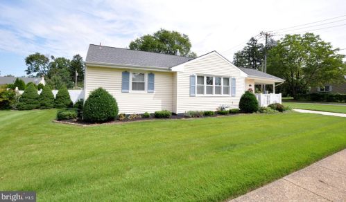 301 3rd St, Florence, NJ 08518-2005