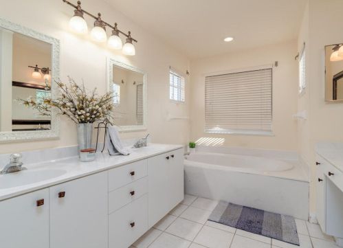 140 Eveningstar Cay, Naples FL  34114-9611 exterior