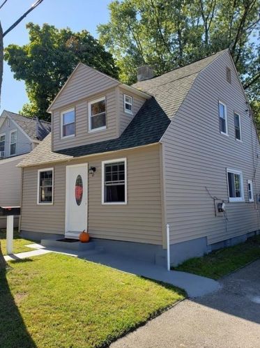 53 Logan St, Warwick, RI 02889-9731