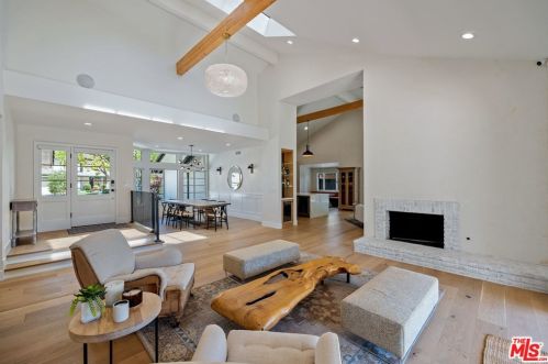 445 Sinaloa Rd, Simi Valley CA  93065-5430 exterior