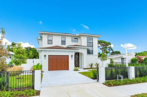 245 Alhambra Pl, West Palm Beach, FL 33405-5003