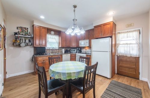 13 Coney Rd, Little Falls NJ  07424-1011 exterior