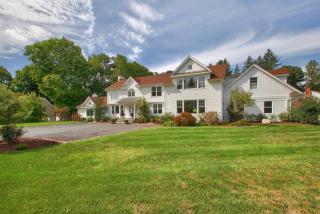 319 Greens Farms Rd, Westport CT  06880-6330 exterior