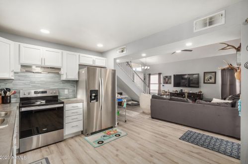 4011 Camino Vivaz, Glendale AZ  85310-5516 exterior