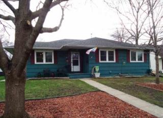 227 Westwood Dr, Mankato MN  56001-2223 exterior