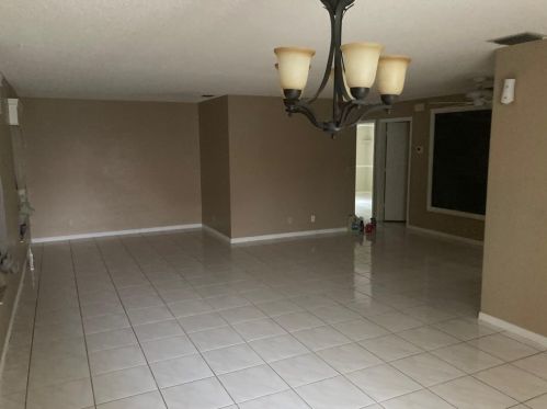 5693 Boynton Bay Cir, Boynton Beach FL  33437-2639 exterior