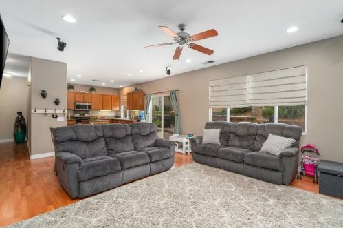 765 Windbound Ave, Beaumont CA  92223-7098 exterior