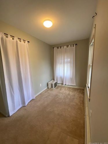 58 Grove St, Windsor Locks CT  06096-1828 exterior