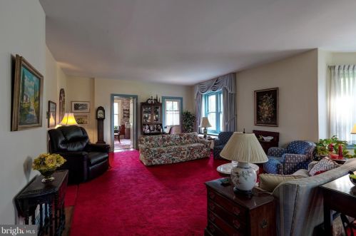 233 Union St, Kennett Sq PA  19348-3330 exterior