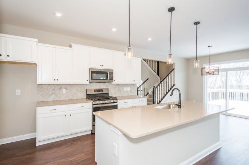 2148 Tuscanyview Dr, Covington, KY 41017-8158