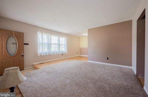 14 Bellamy Dr, New Castle, DE 19720-2377