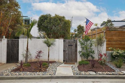 2373 Loring St, San Diego, CA 92109-2346