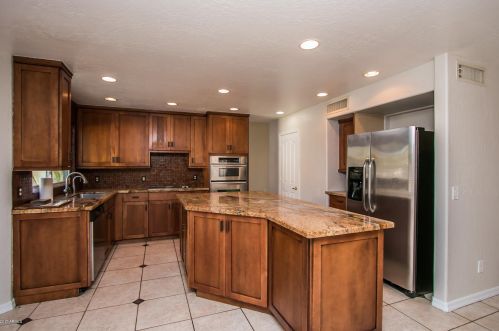 675 Ash Dr, Chandler, AZ 85224-8247