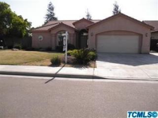 2856 Hillside Ct, Hanford, CA 93230-2384