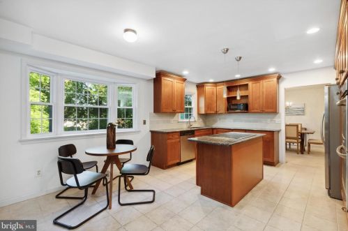 509 Elizabeth Dr, Norristown, PA 19403-1136