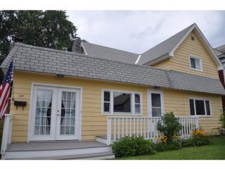53 Elm St, Winooski, VT 05404-1703