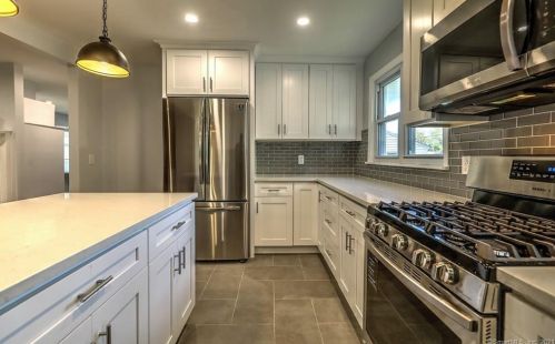 53 Fairfield St, Milford CT  06460-5149 exterior