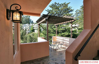 7217 Skyline Blvd, Oakland, CA 94611-1120