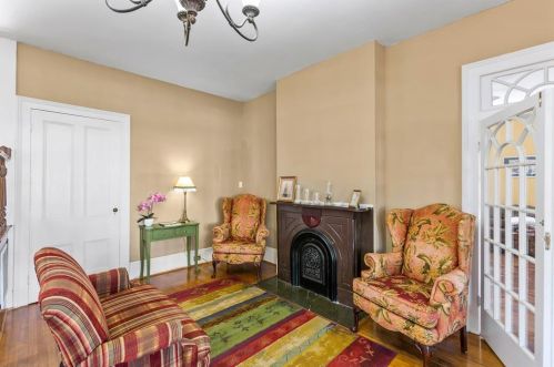 2927 Bernardo De Galvez Ave, Galveston TX 77550 exterior