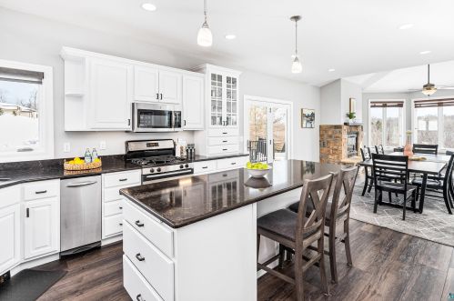 2720 Northridge Dr, Duluth MN  55811-4210 exterior