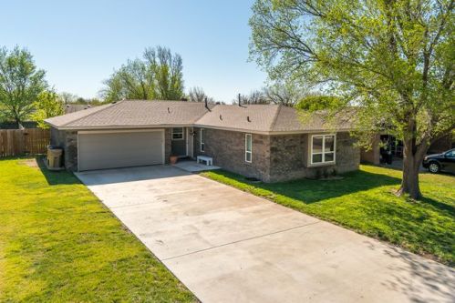 48 Summit Dr, Canyon, TX 79015-1712