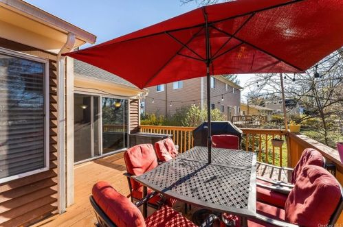 20 Stratford Rd, White Plains NY  10603-2827 exterior