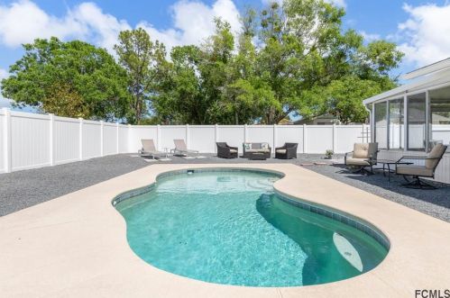 29 Farrington Ln, Palm Coast, FL 32137-8205