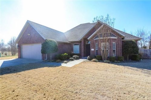 587 Copernicus Pl, Fayetteville, AR 72704-8445