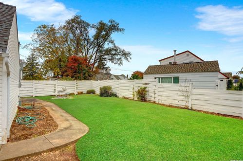 295 Herbert Pl, Bethpage NY  11714-4713 exterior