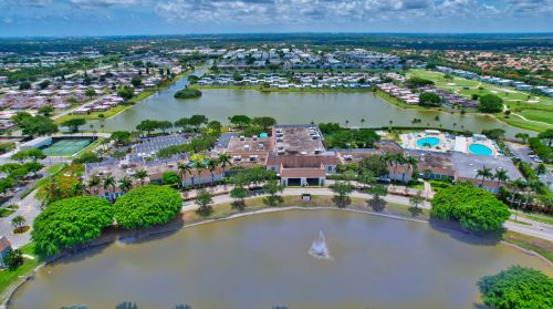 260 Saxony F, Delray Beach FL  33446-1838 exterior