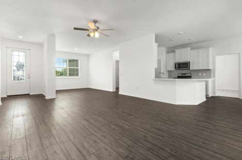 209 26th Ter, Cape Coral, FL 33904-2766