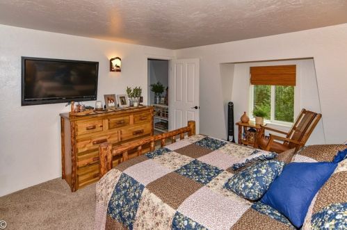 1063 H Ln, Big Bear City CA  92314-9693 exterior