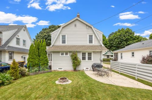 8131 Gridley Ave, Milwaukee WI  53213-3038 exterior