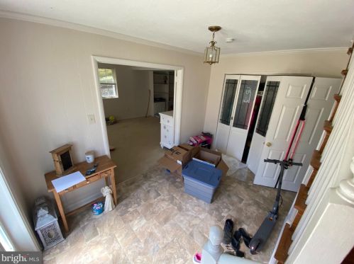 6142 Bardu Ave, Springfield VA  22152-1801 exterior