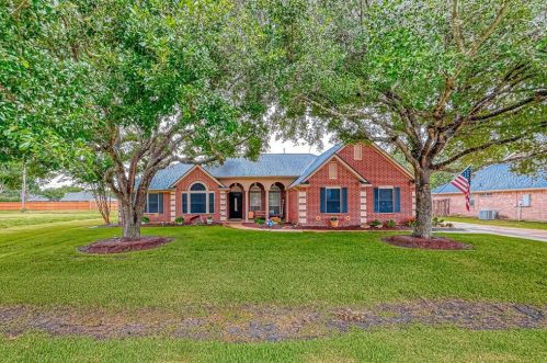 9419 Highland Pointe Dr, Needville, TX 77461-6502
