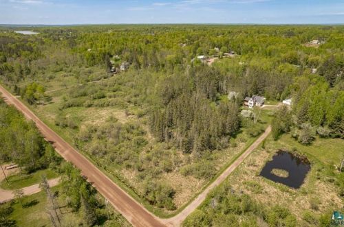 4011 Nelson Rd, Duluth MN 55803-2722 exterior