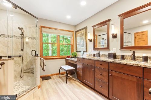 306 Deer Path Dr, Red Lion PA  17356-7800 exterior