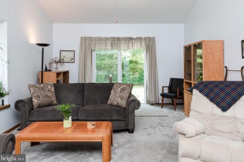 6 Pendleton Dr, Berlin Boro NJ  08009-9672 exterior