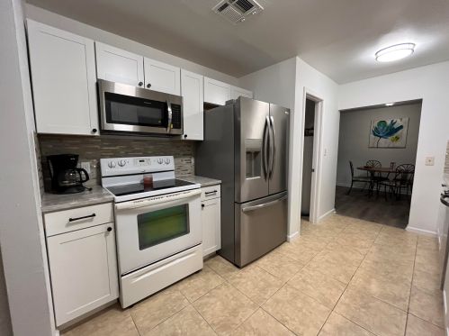 1332 28th St, Palm City, FL 34990-2704